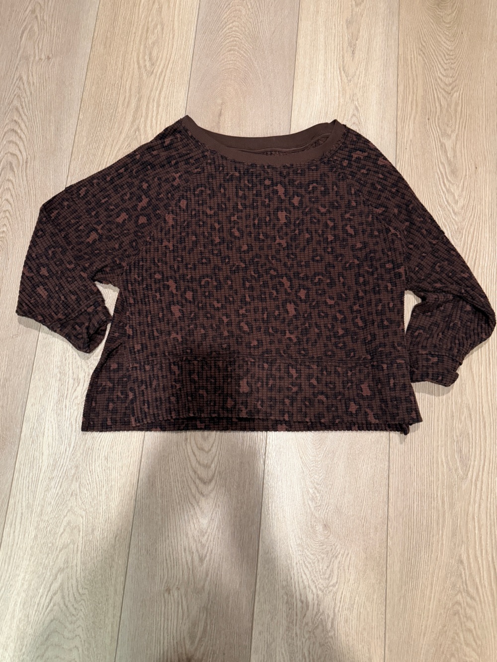 American Eagle Big Hugs Textured soft cheetah oversized off the shoulder top